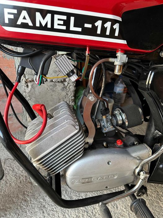 Famel zundapp  111 toda restaurada (doc unico)