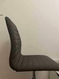 Krzesło biurowe ciemnoszare