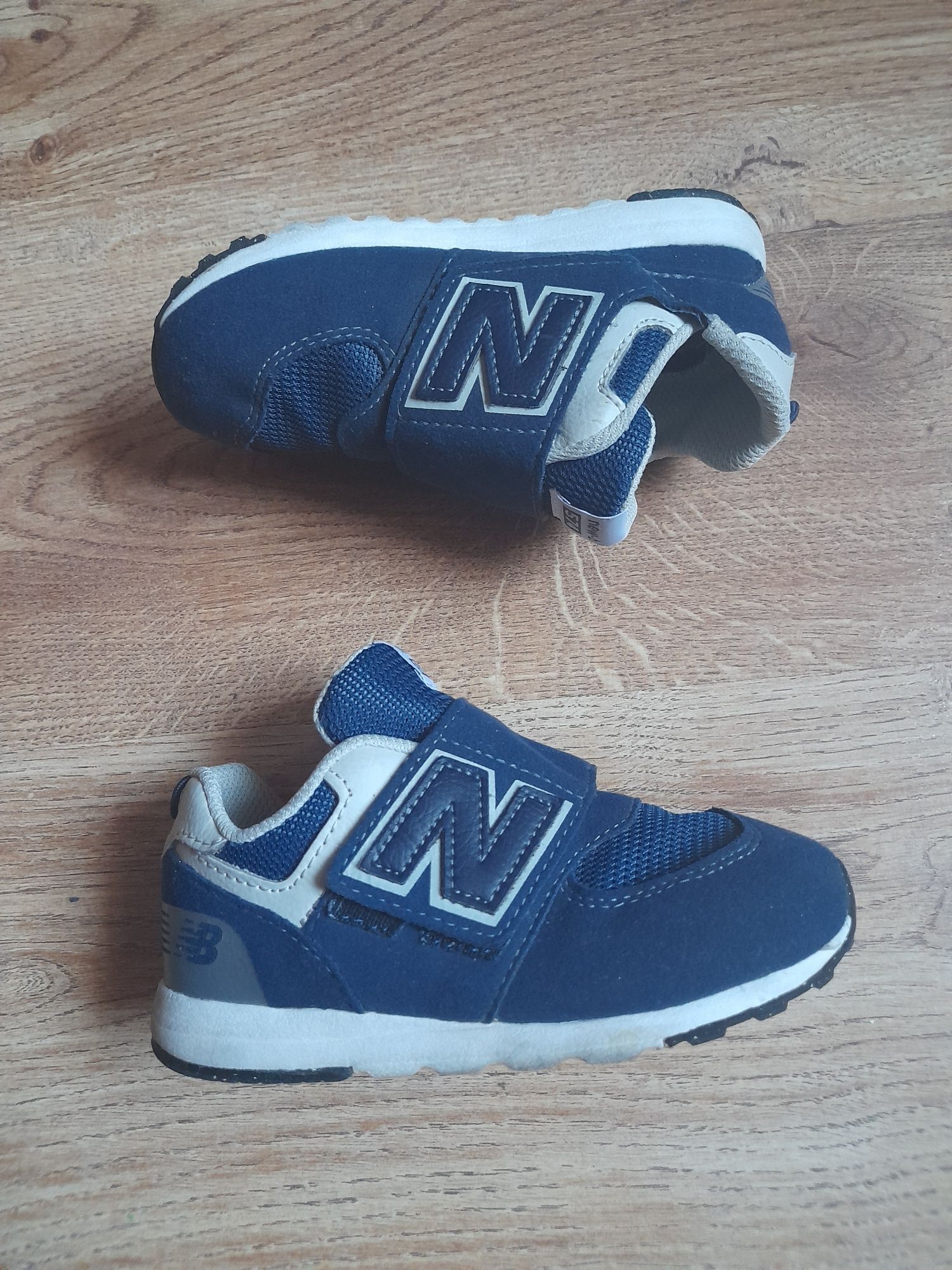 Buty new balance 25,5