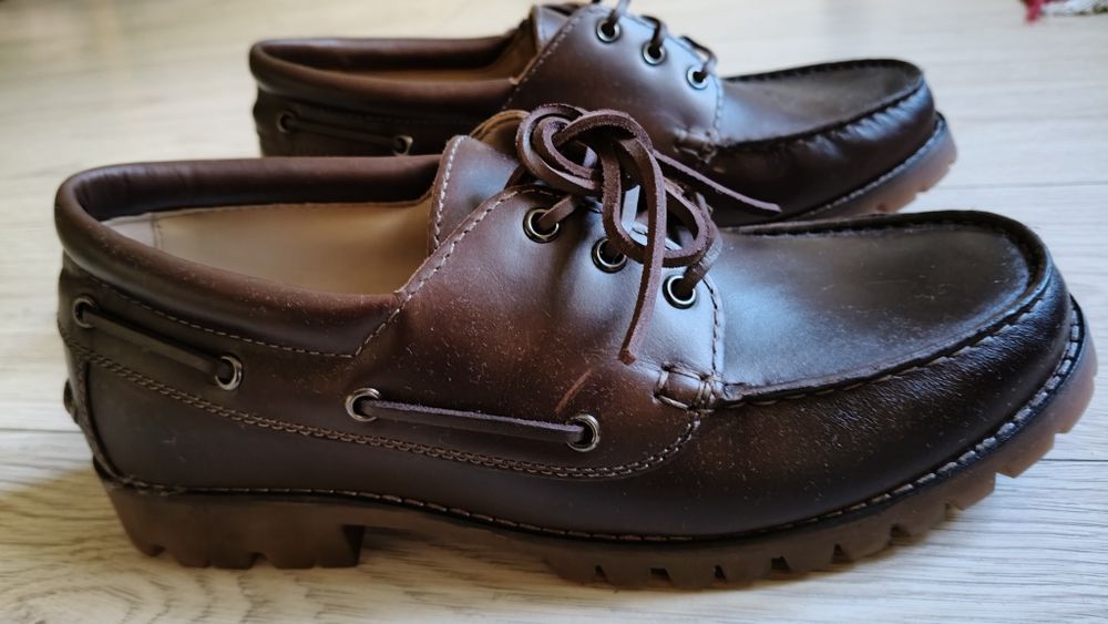 Eleganckie buty skórzane