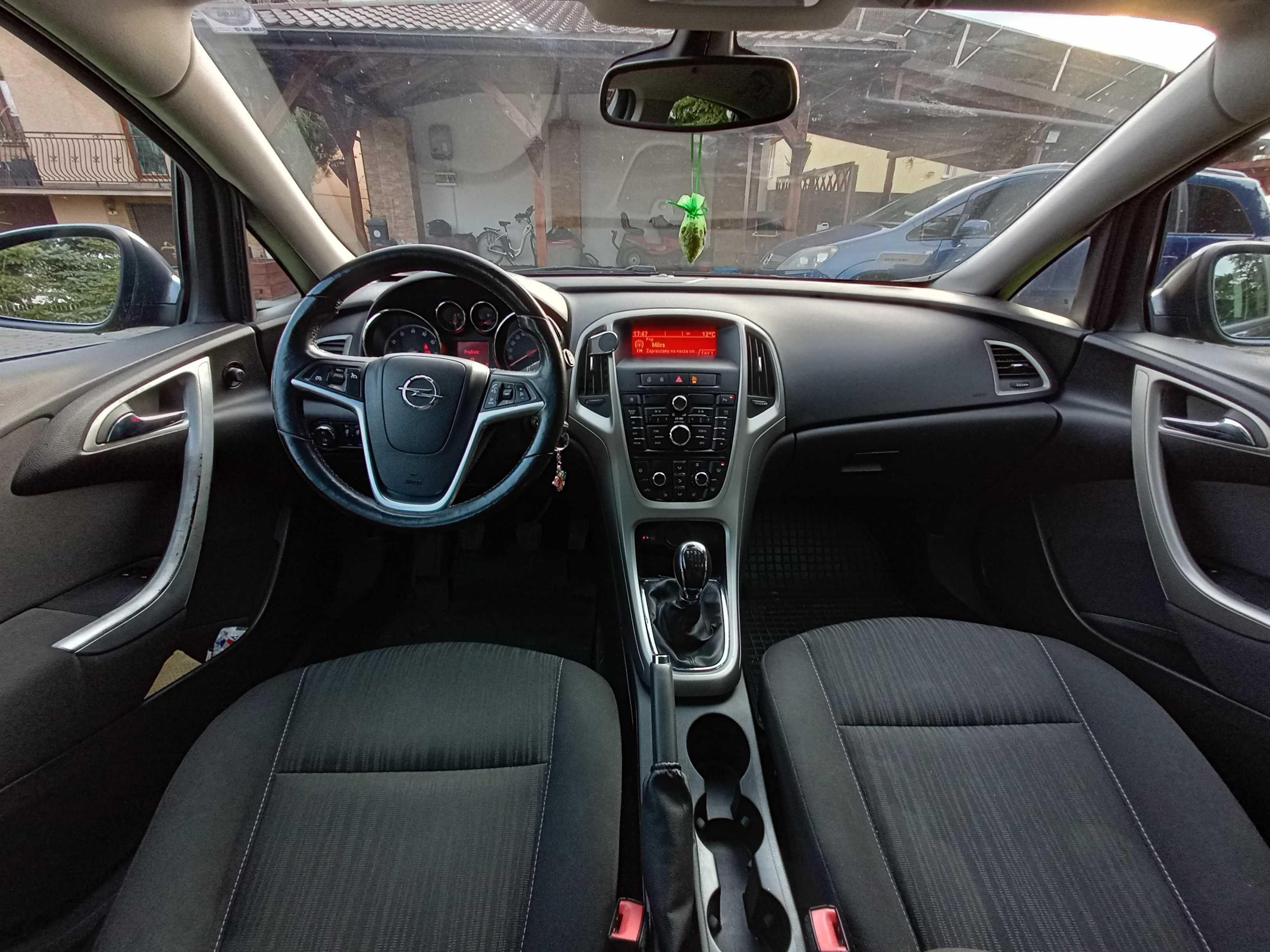 Opel Astra J 1.4T