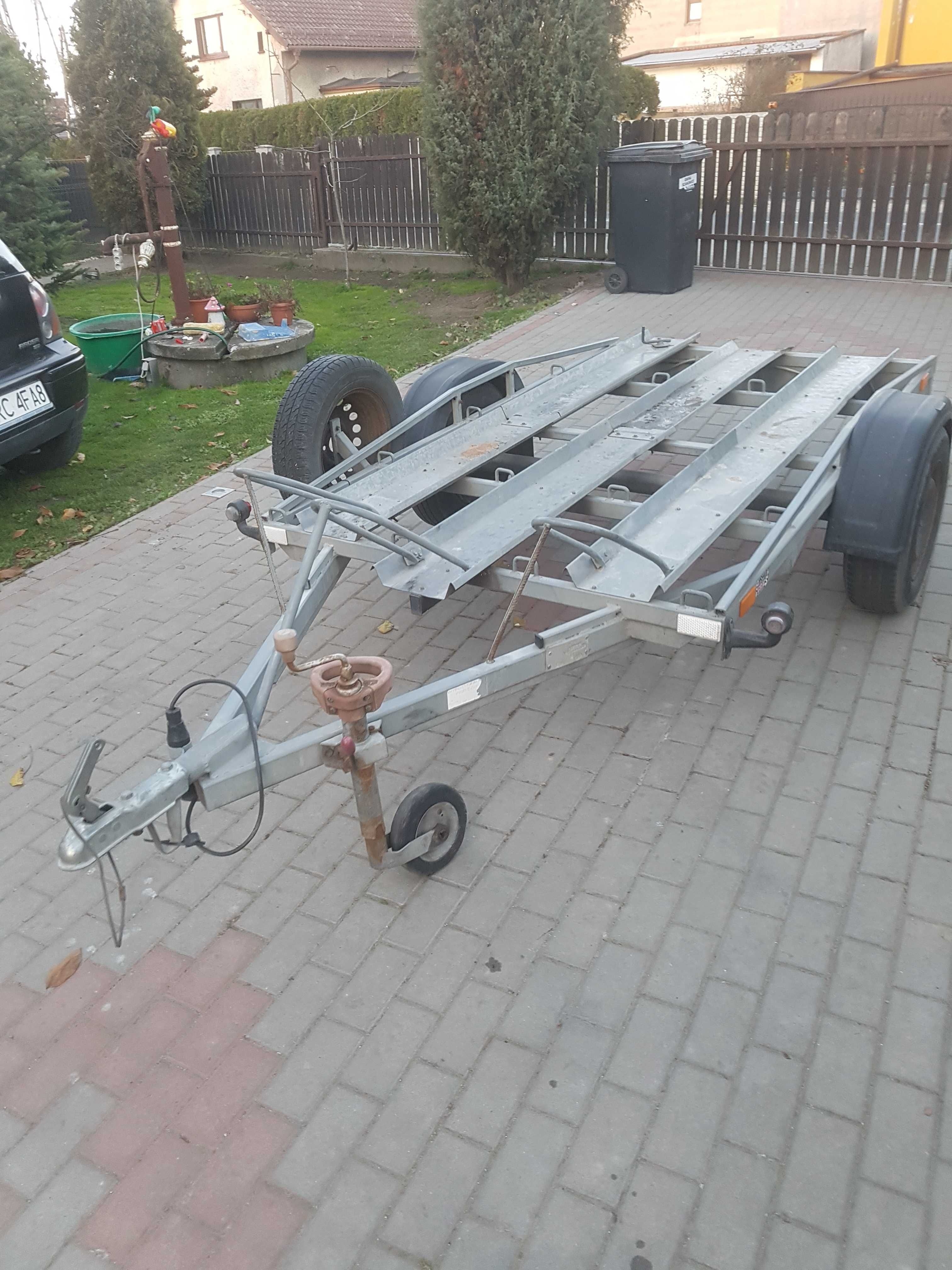 wypożyczenie przyczepki motocyklowej do przewozu 3 motocykli