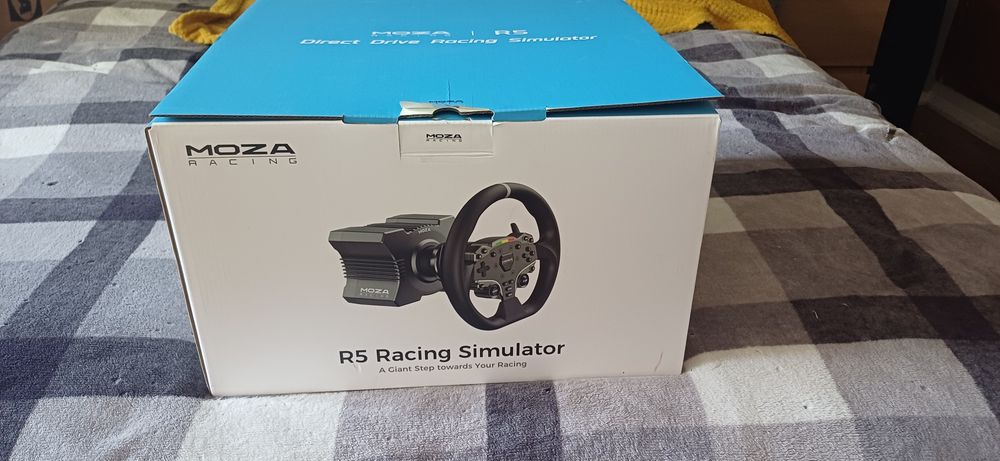 Bundle Moza R5 Volante + Pedais *Praticamente Novo*