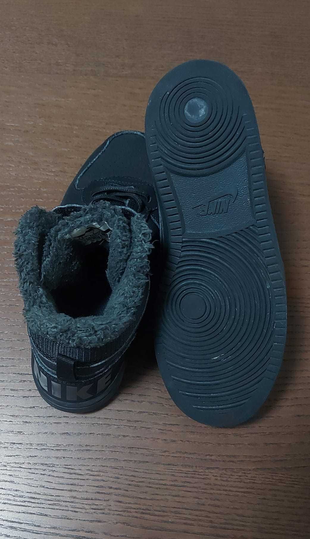 Sapatilha Infantil NIKE Midi forrada tam 33 - como Nova