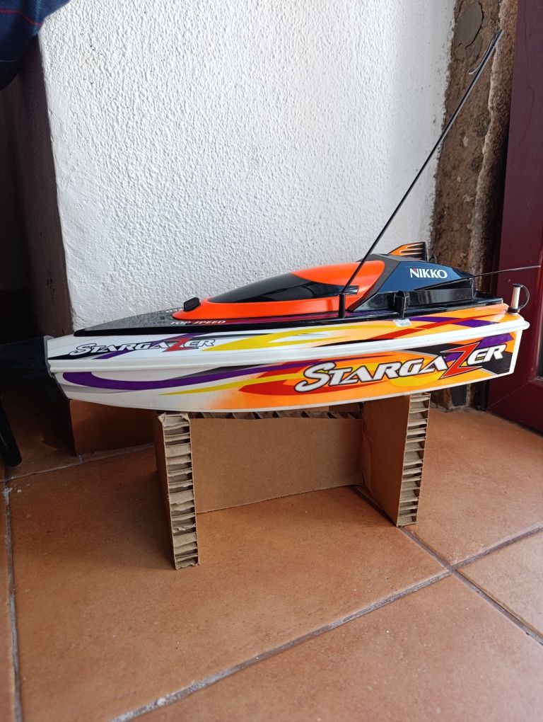 Barco telecomandado Nikko Stargazer