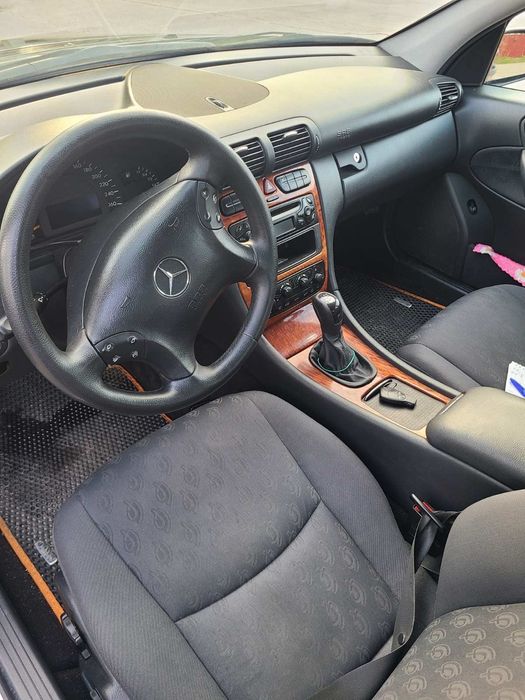 Продаю Mercedes w203 2.2 cdi пробег302000км