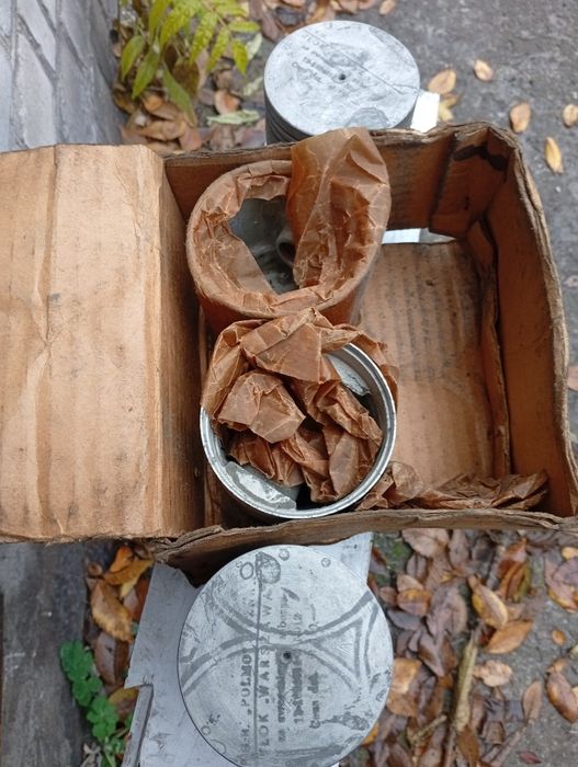 Продам новые поршня