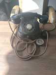 Stary telefon ebonitowy