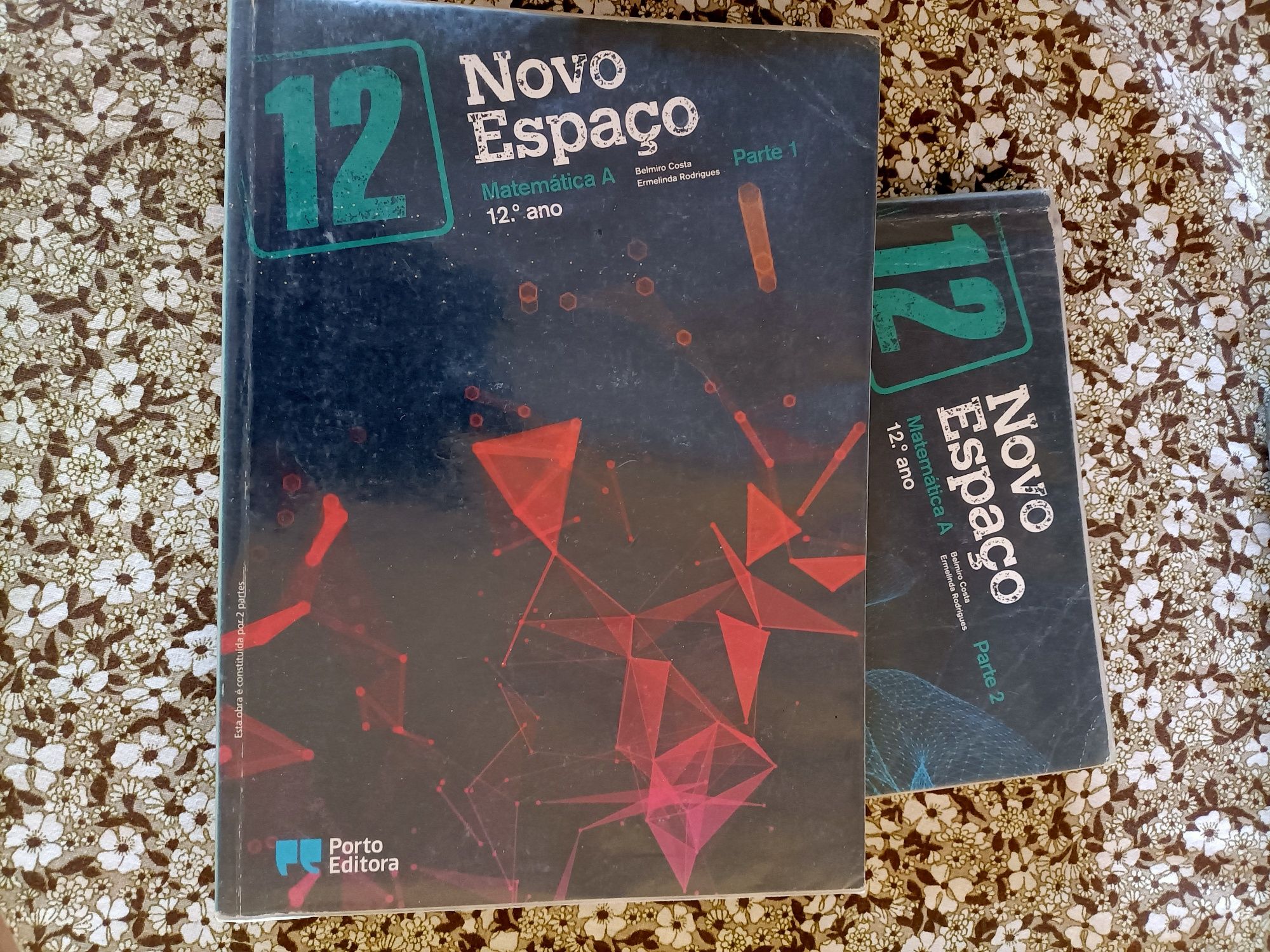 Livros de preparação para exames e livros novo espaço