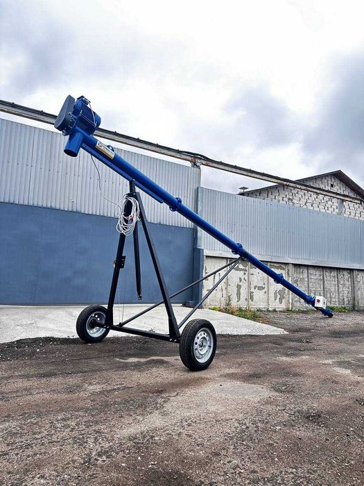 Шнековый погрузчик. Транспортер зерна. Винтовой конвейер. Шнек