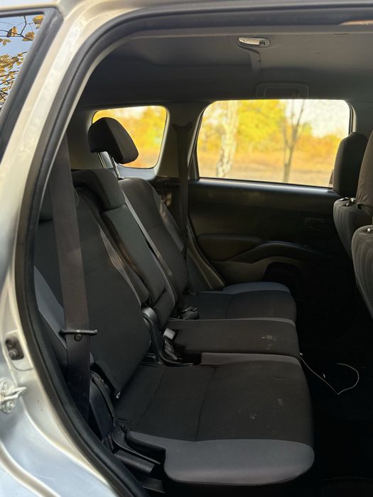 Mitsubishi Outlander 2011 ГОД 2.0 дизель полный привод