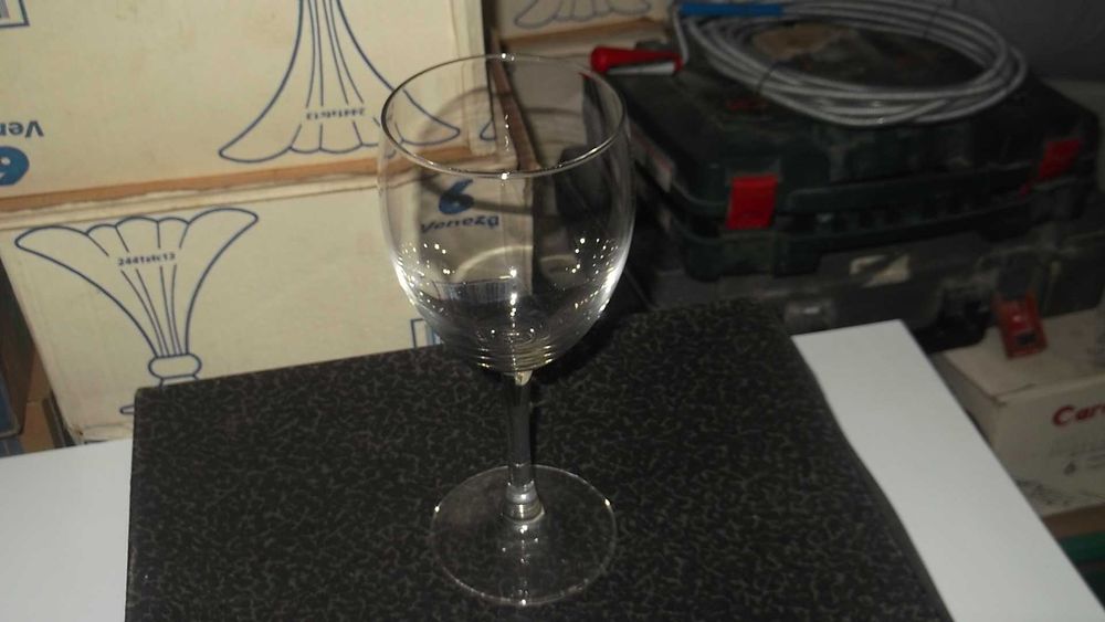 vendo copos para vinho