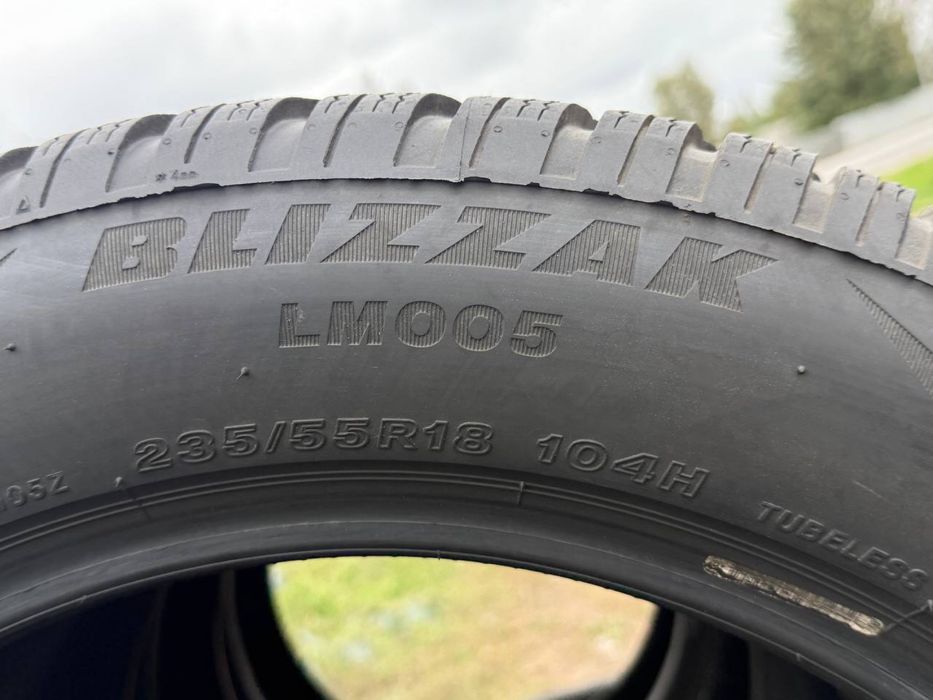 Як нові 235/55/18 Bridgestone blizzak LM005 2022 рік 6.8 мм