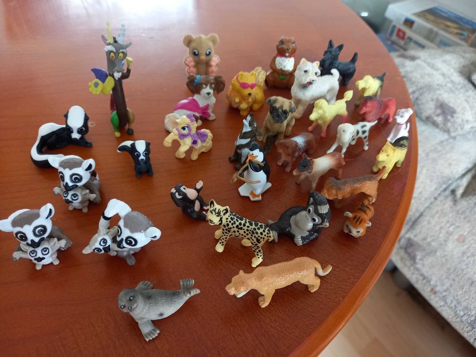 Domek plac zabaw karuzela littlest pet shop plus 4 figurki