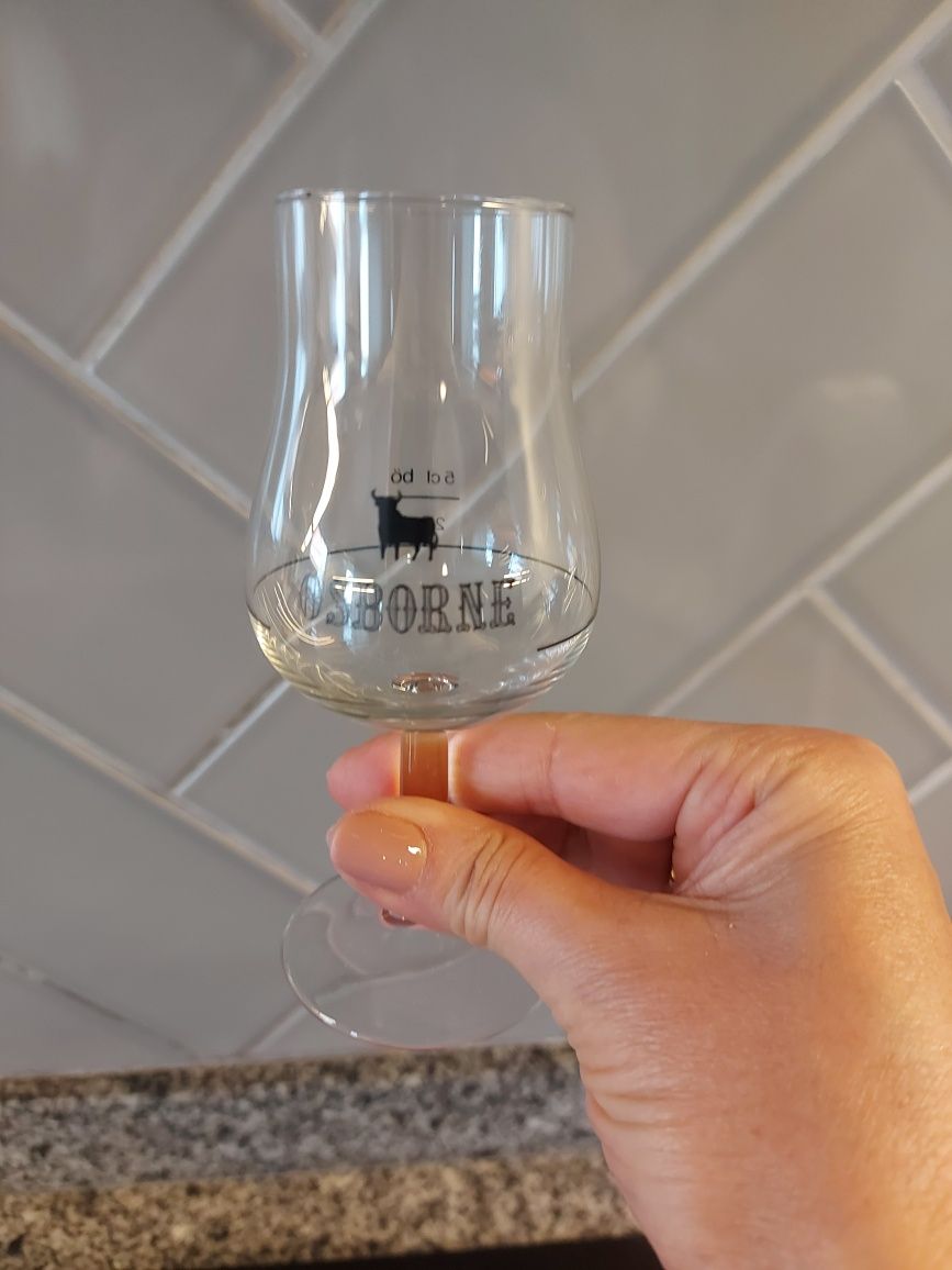 Cálice da Osborne (Espanha) de 2,5 cl.