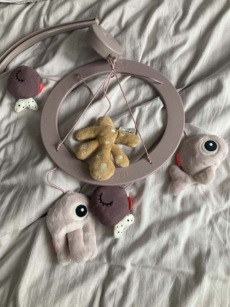 Karuzela do łóżeczka dziecięcego niemowlęcego done by deer boho fiolet
