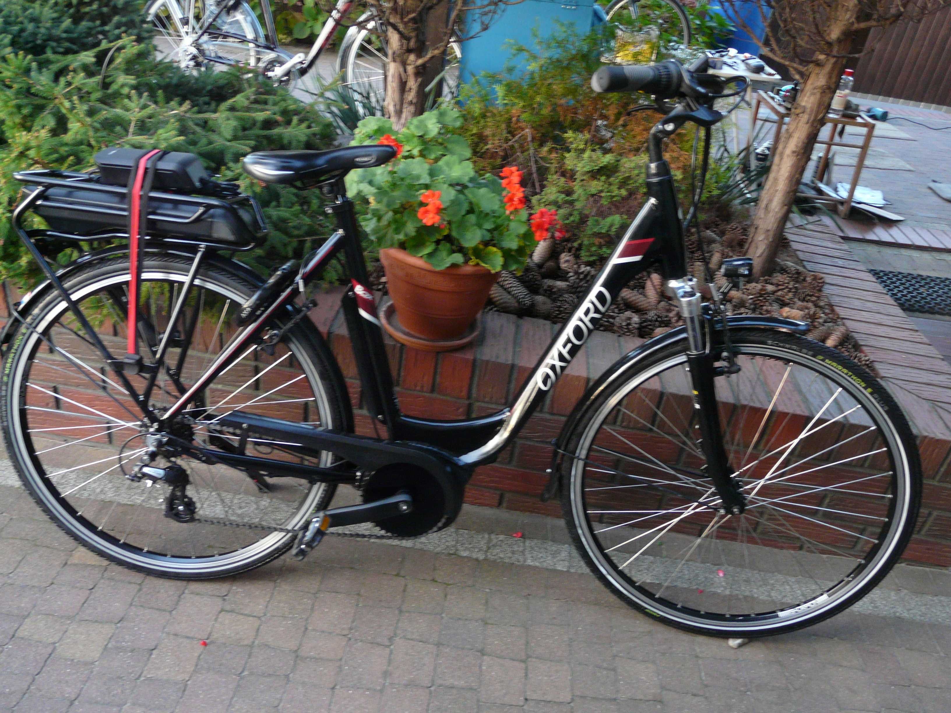 Rower elektryczny OXFORD Box  28"/58 Bosch ,centralny  2334 km Belgia