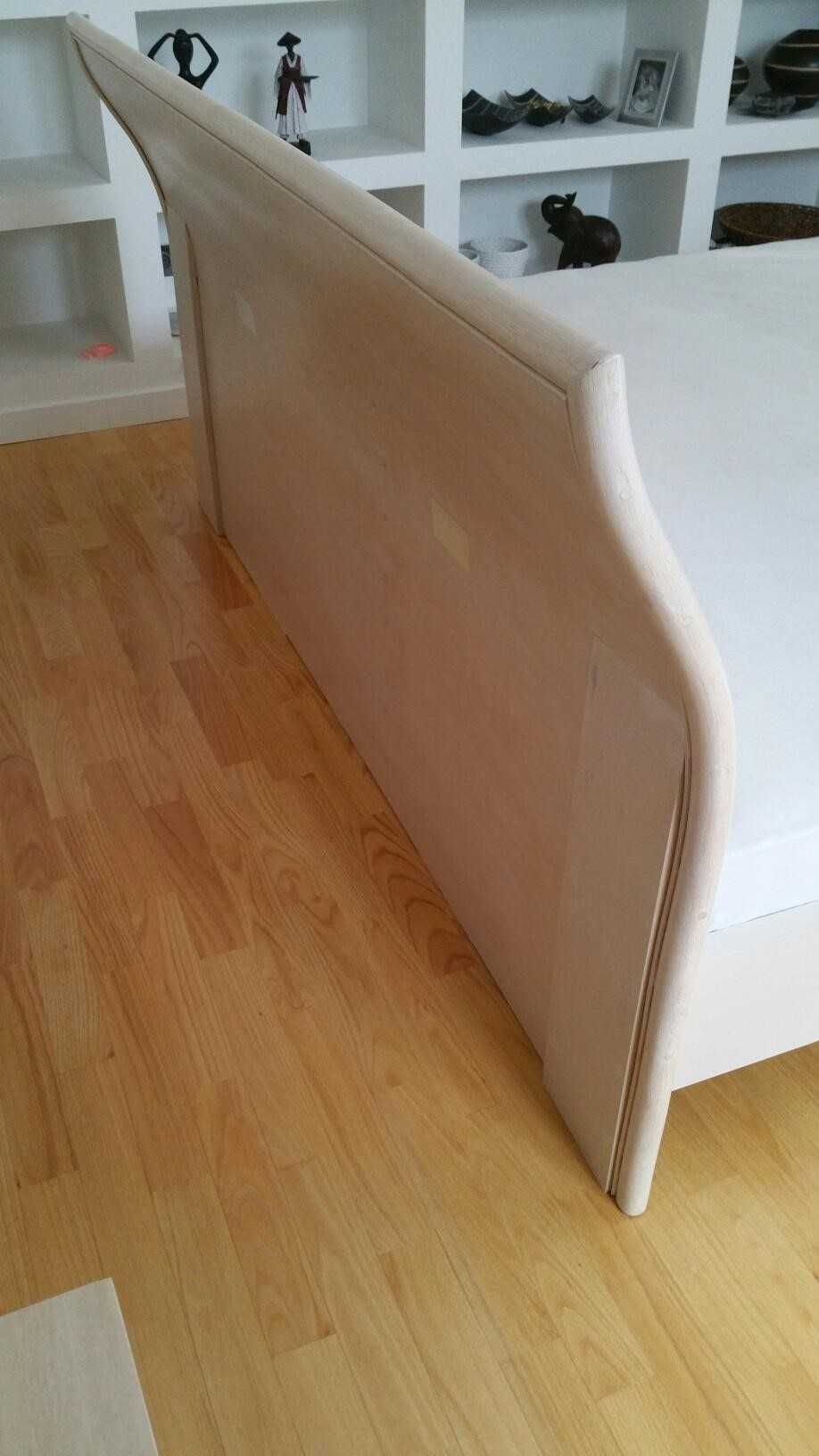 Łóżko z wezgłowiem rattanowym 180x200