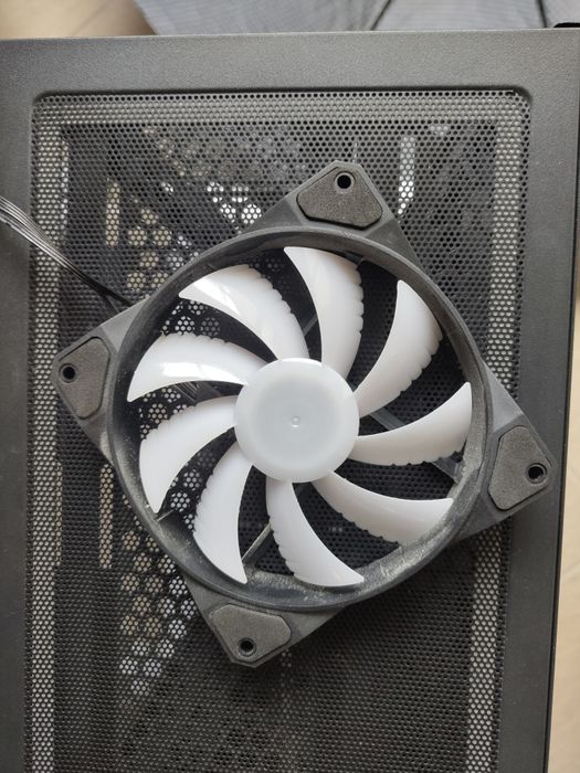 Obudowa gamingowa do komputera msi