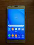 Продаётся мобильный телефон Samsung Galaxy J7 в отличном состоянии