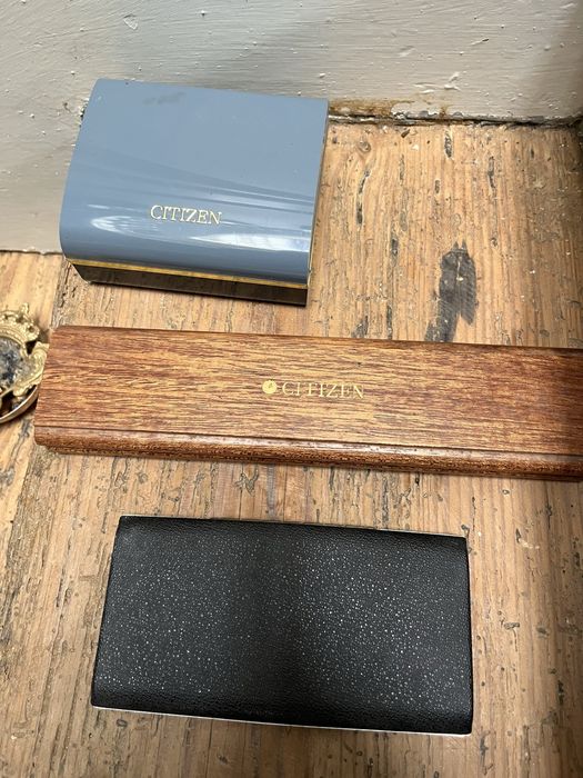 Caixas para relogios e canetas