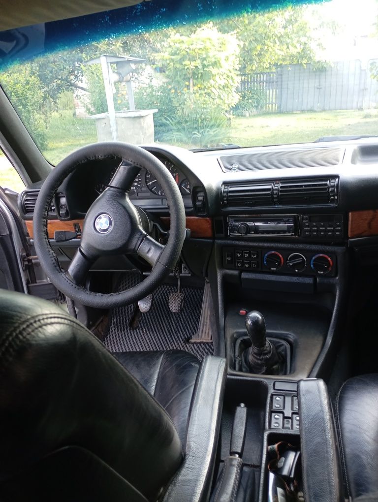 Продам бмв 730 е32
