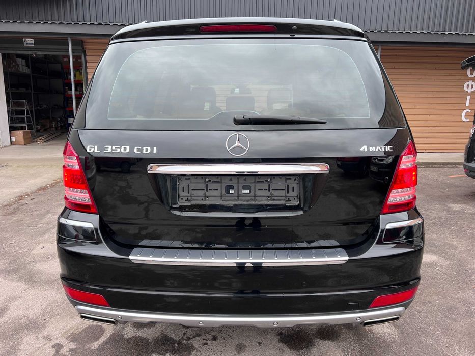 Стекло в крышку багажника Mercedes GL X164 скло задней двери скло ляды