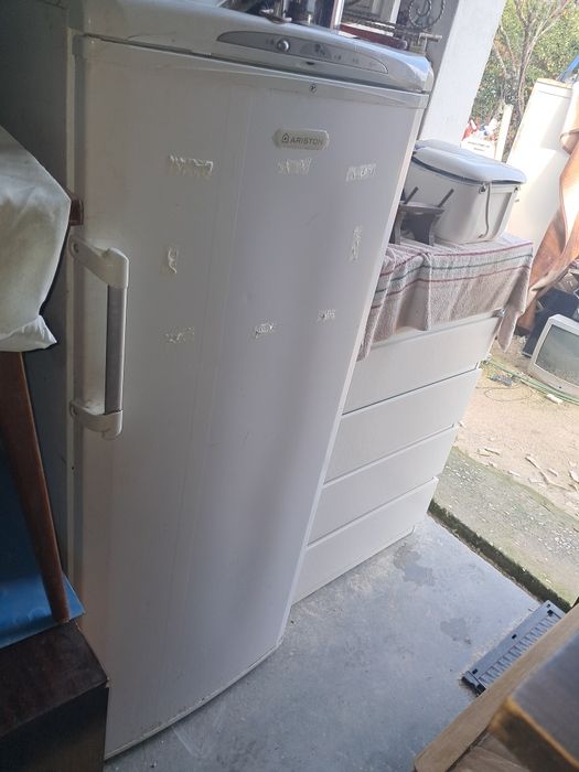 Arca vertical Ariston