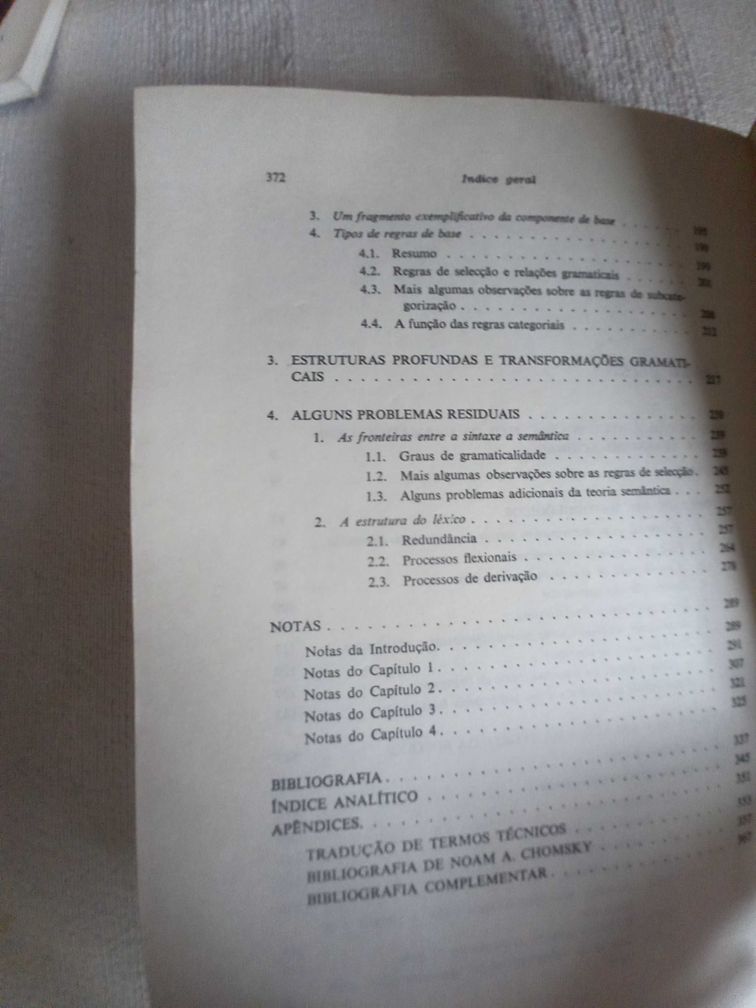 Livro de Noam Chomsky Aspectos da Teoria da Sintaxe