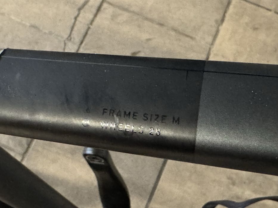 Rower Cube Touring EXC, rama M, mało używany - jak nowy