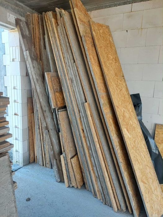 Stemple budowlane, deski kantówki i płyty OSB