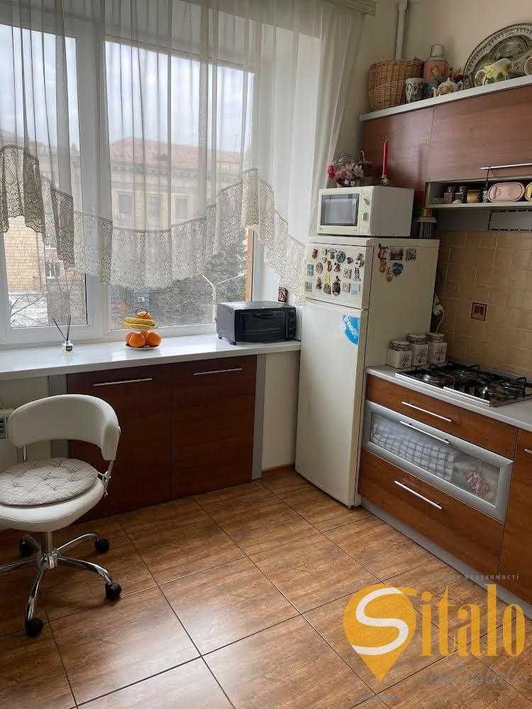 Продаж 1-ої квартири біля ТЦ Україна (019)