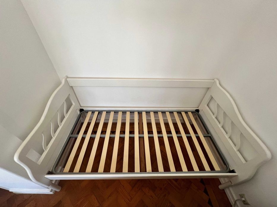 Cama Madeira maciça 90x200cm + colchão excelente estado