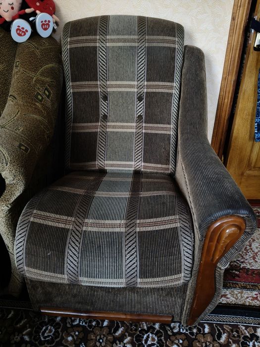 Крісла у вітальню/ спальню 600 грн за два