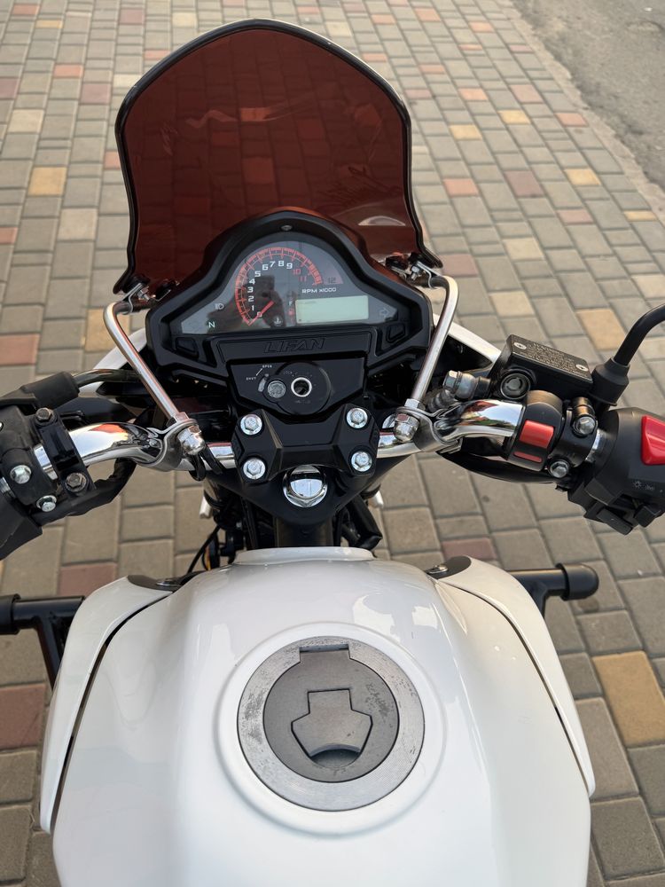 Мотоцикл Lifan kp200