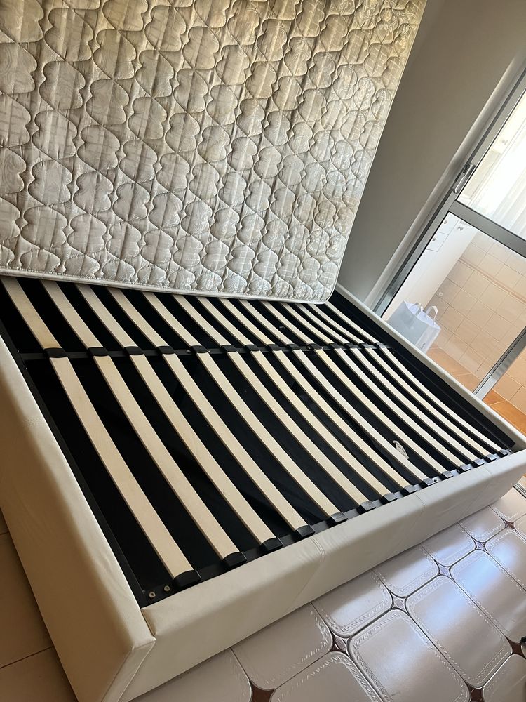 Cama casal a venda