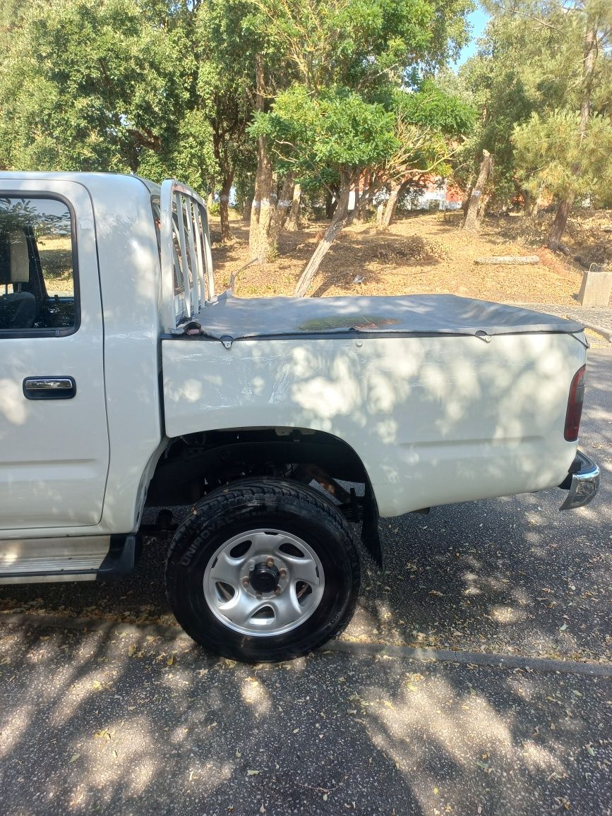 Toyota Hilux Tracker 4x4