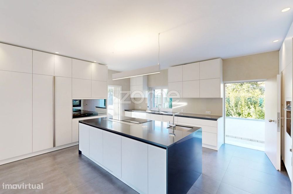 Moradia T4+2 no Estoril com piscina e anexo (2a casa)