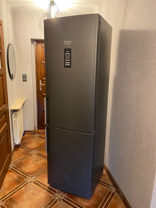 Lodowka sprzedam Hotpoint-Ariston