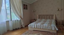 Продаж квартири 187м2, 4 кімнати, 3 поверхи. Біля парку. Гараж. ID:107