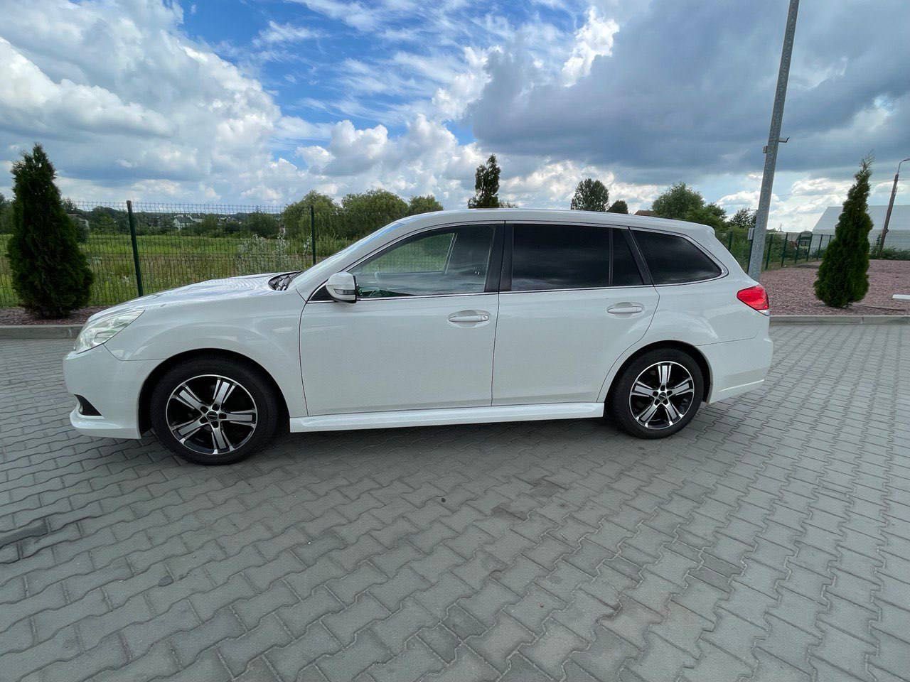 Продам авто, машину Subaru Legacy 2010