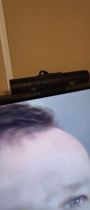 Konsola PS4+VR+stacja ladowania+dysk+kierownica+pistolet+11gier
