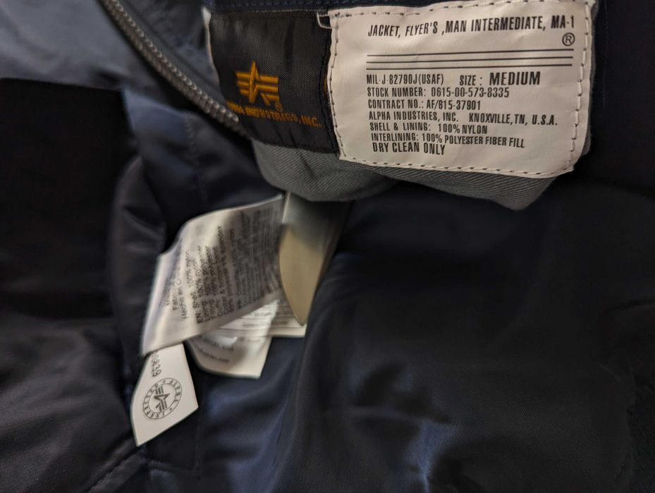 Новий бомбер Alpha Industries MA-1 Nasa