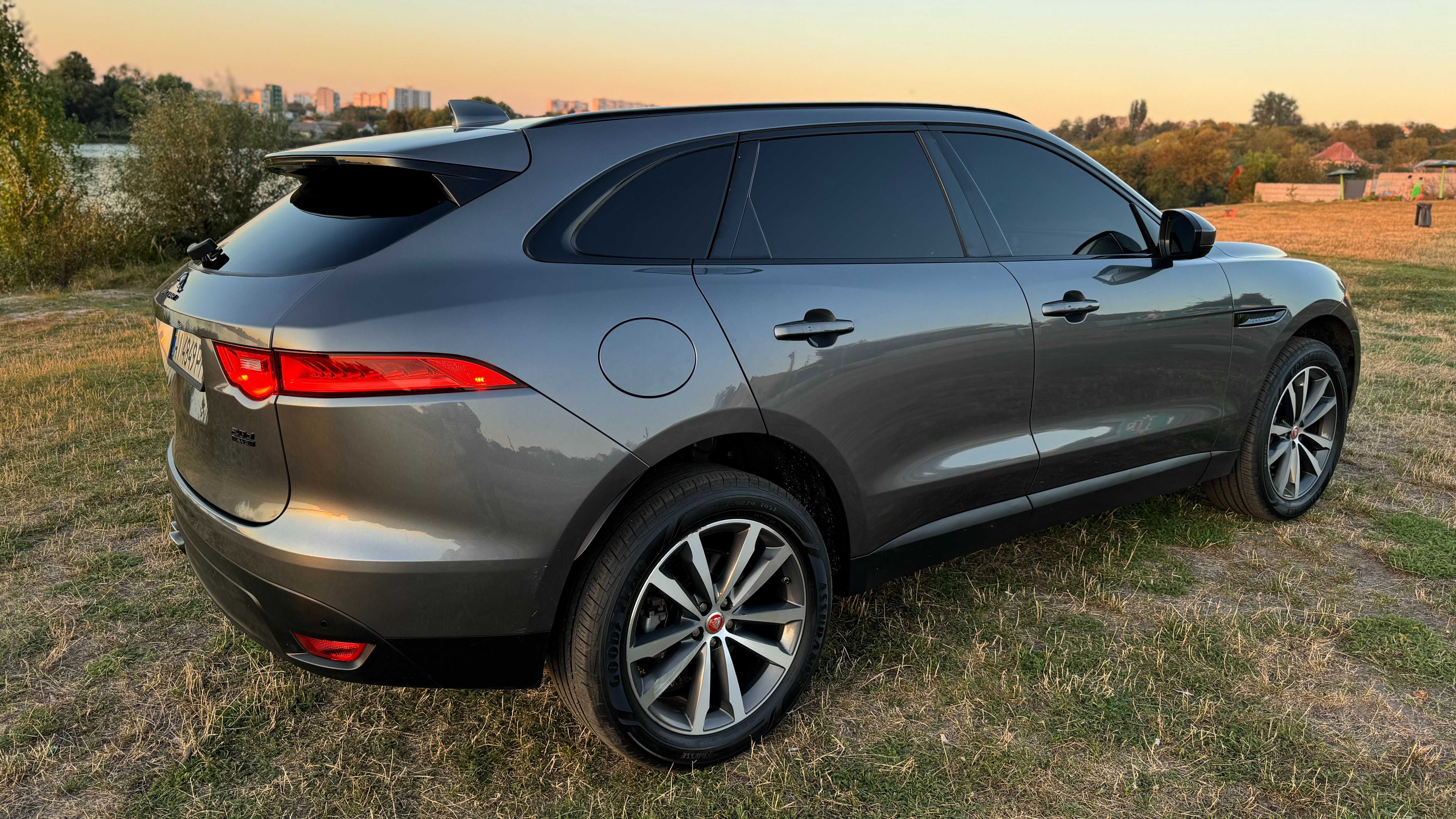 Jaguar F-Pace 2016, 2.0D AT (180 к.с.) AWD