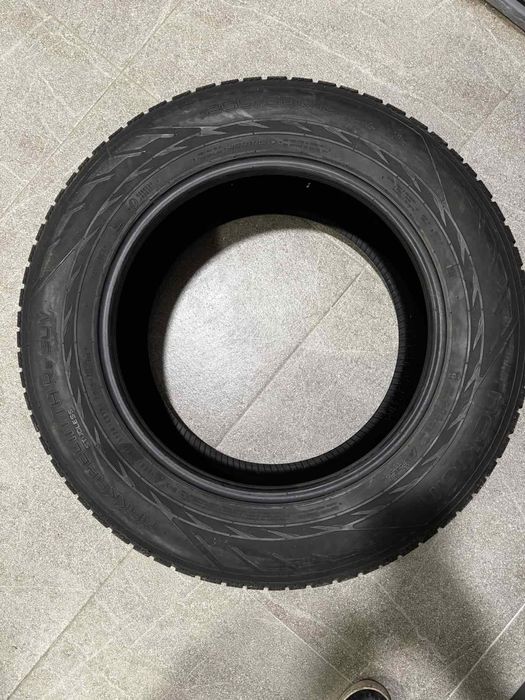 Продам шини Nokian Hakkapeliitta R2 SUV  255/60 R18