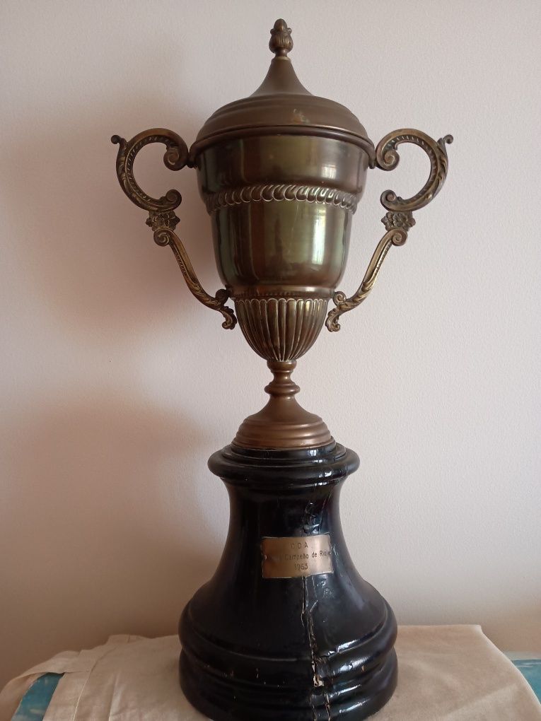 troféu taça de concurso de pesca desportiva dos anos 60
