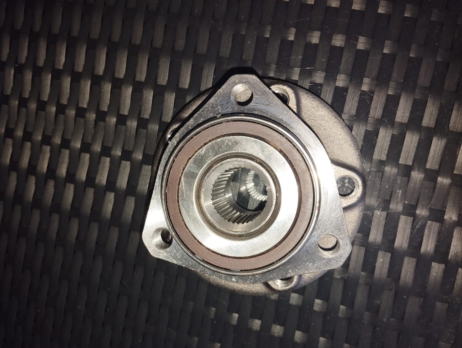 Rolamento e cubo dianteiro GSP 
Diâmetro exterior 137mm