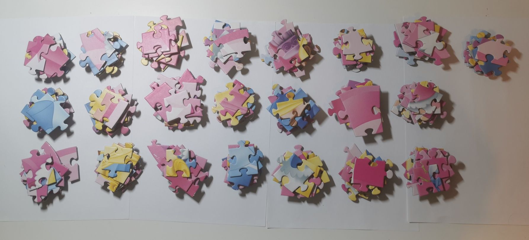 Disney Princess Puzzle Trefl 220 + podkładka