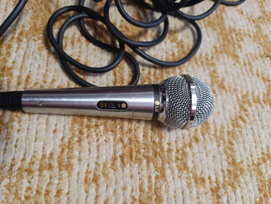 Продам микрофон LG для караоке