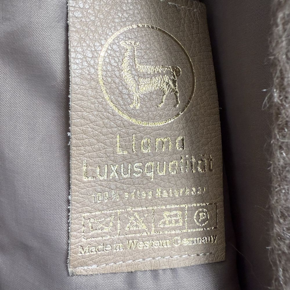 Пальто з лами c&a